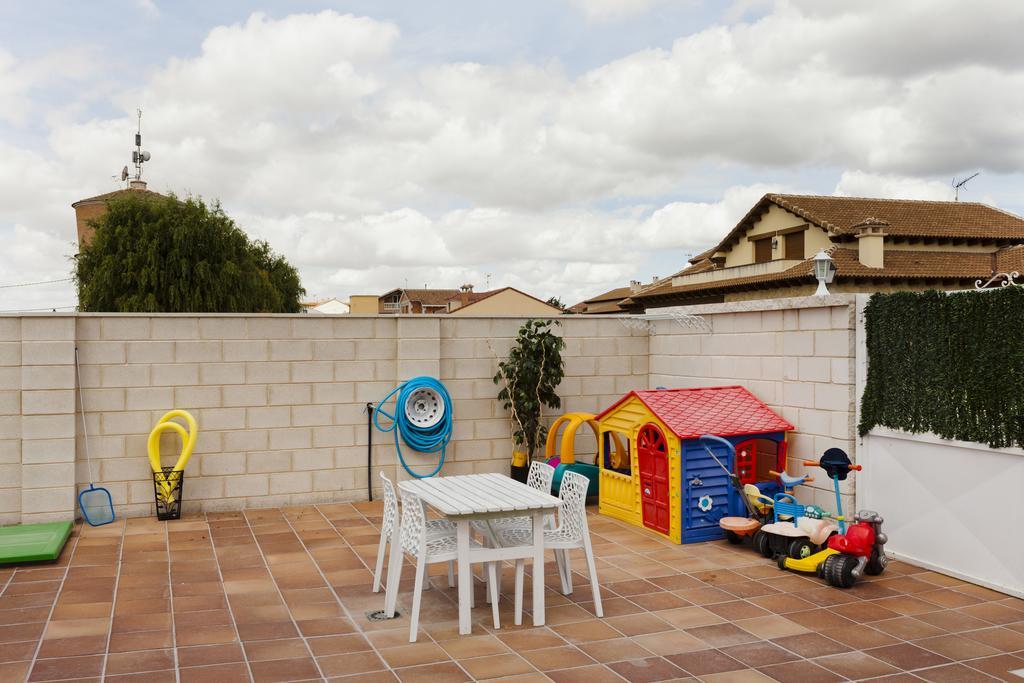 Tiara Vacaciones Villa Nava de la Asuncion Kültér fotó
