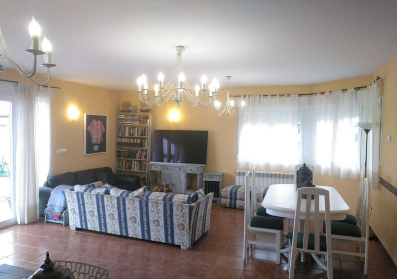 Tiara Vacaciones Villa Nava de la Asuncion Kültér fotó